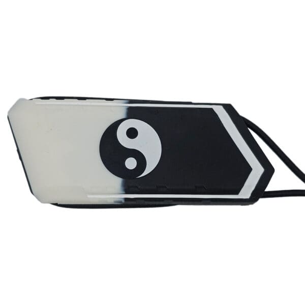 Black and white yin yang cutter.