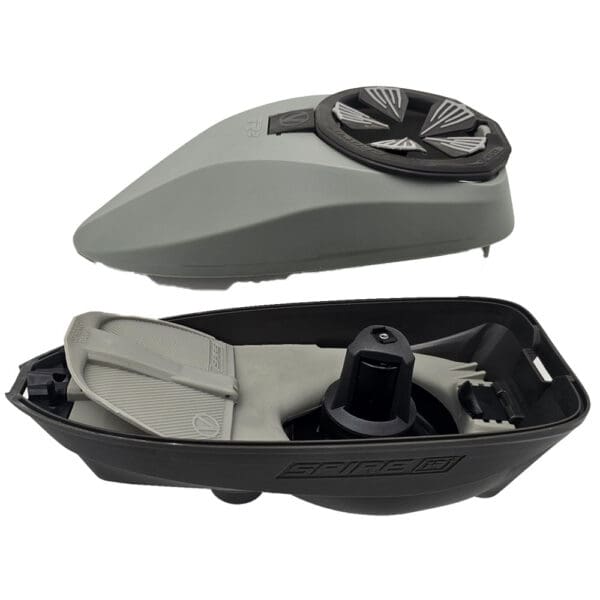 Paintball loader with lid and internal mechanism.